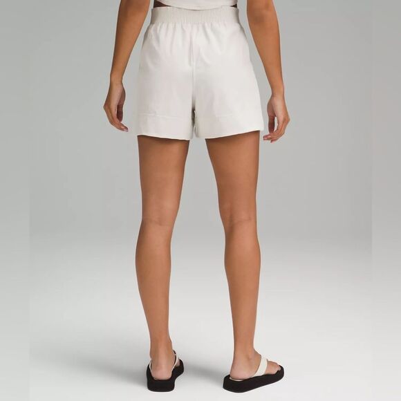 NWT Lululemon Athletica Stretch Woven Relaxed-Fit High-Rise Short 4" Size XXS - Picture 3 of 10